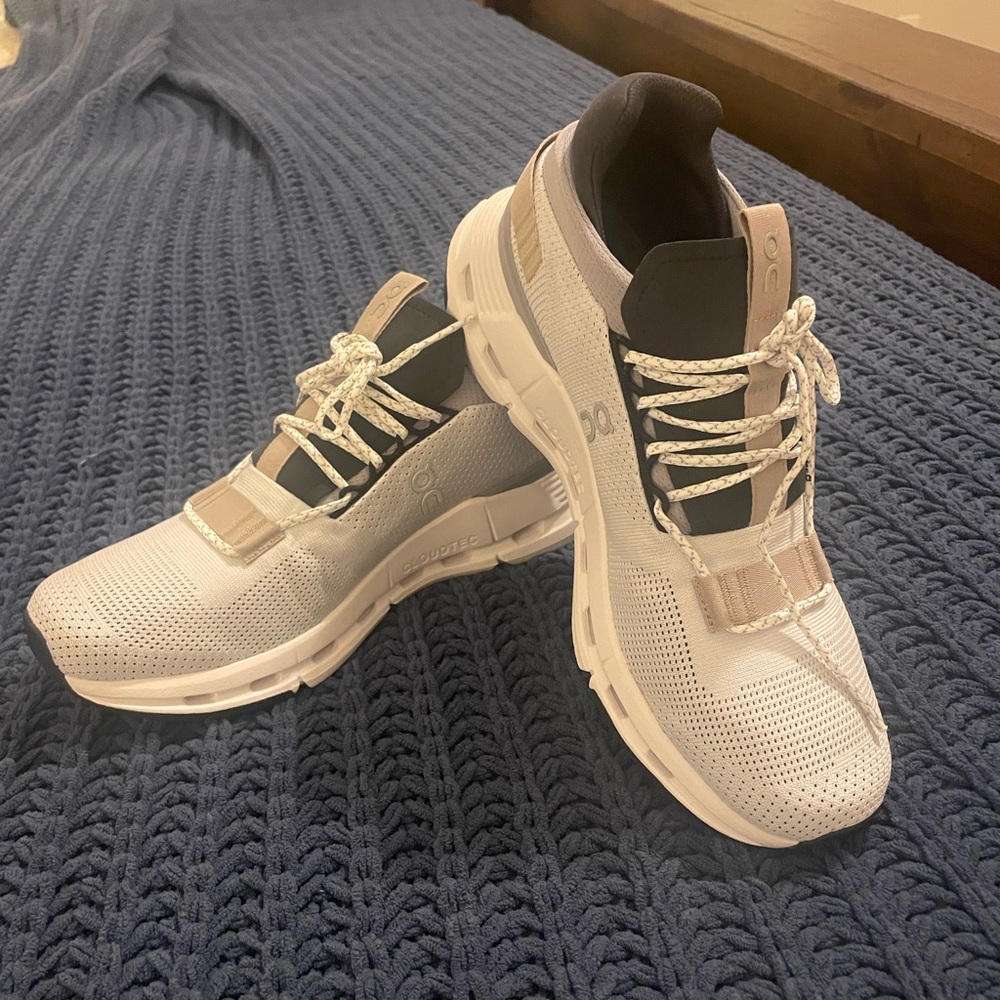 On Running Cloudnova White/Sand Size 9